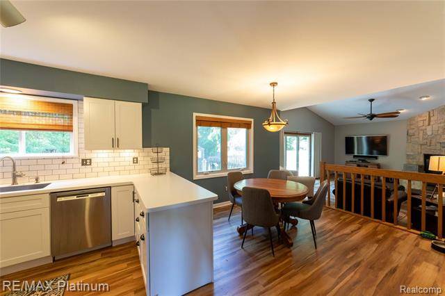 Brighton, MI 48114,9620 ROSEMARY LN