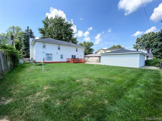 Dearborn Heights, MI 48127,5962 N SILVERY LN