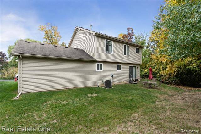 Auburn Hills, MI 48326,2641 Konrad CRT