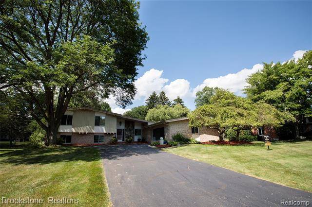 Troy, MI 48098,2696 RED FOX TRAIL DR