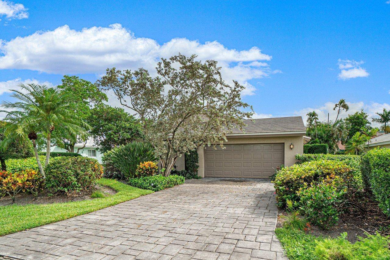 Boca Raton, FL 33487,240 NW 70th ST