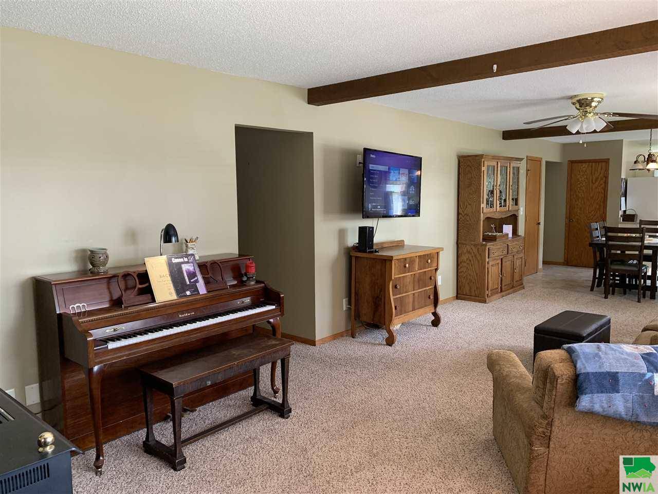 Vermillion, SD 57069,125 Hall St