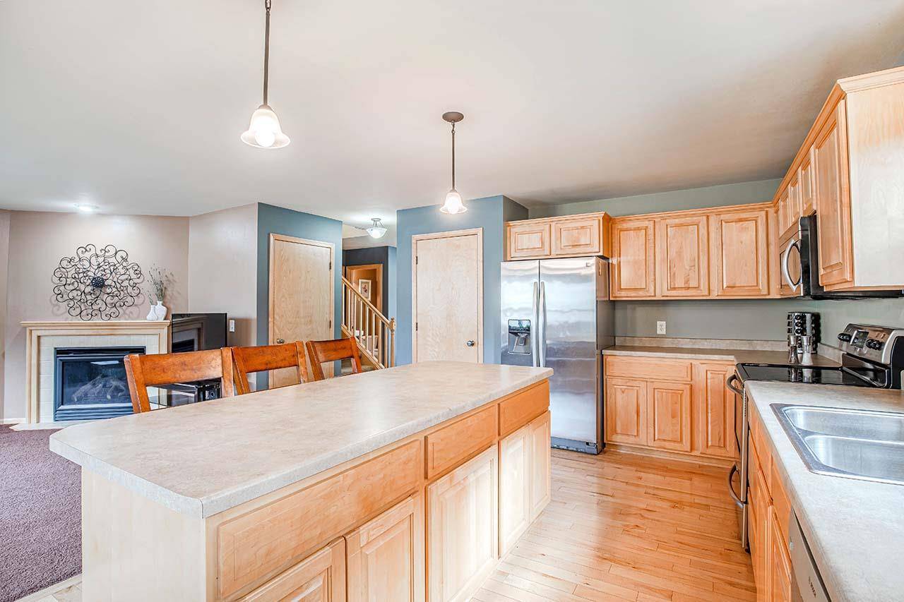 3717 FROSTED LEAF DR, Madison, WI 53719