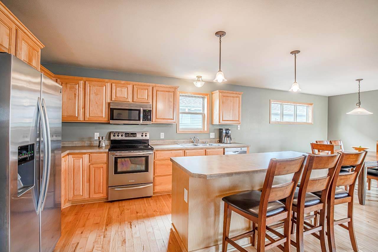 3717 FROSTED LEAF DR, Madison, WI 53719