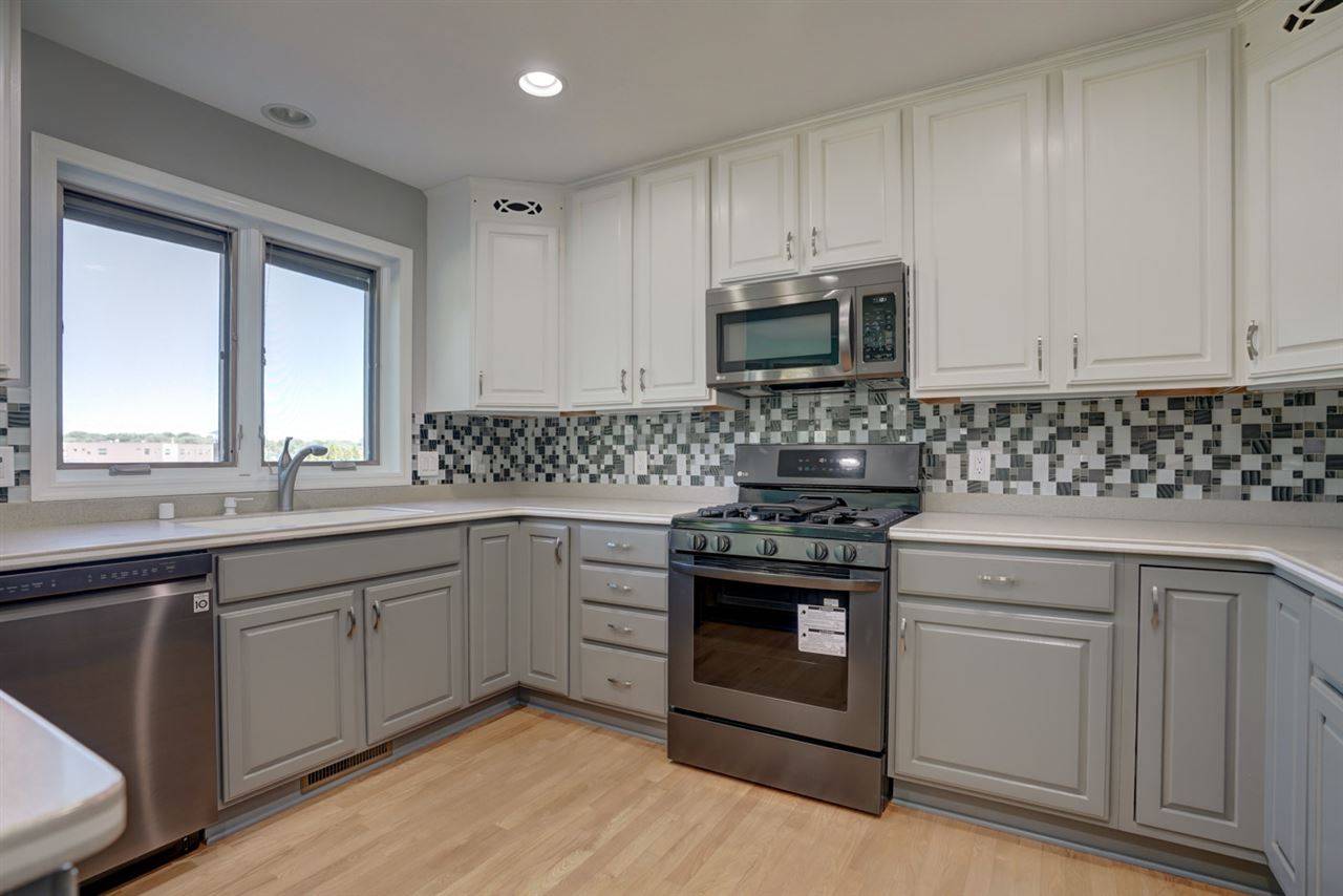 5404 Hankins Ct, Mcfarland, WI 53558