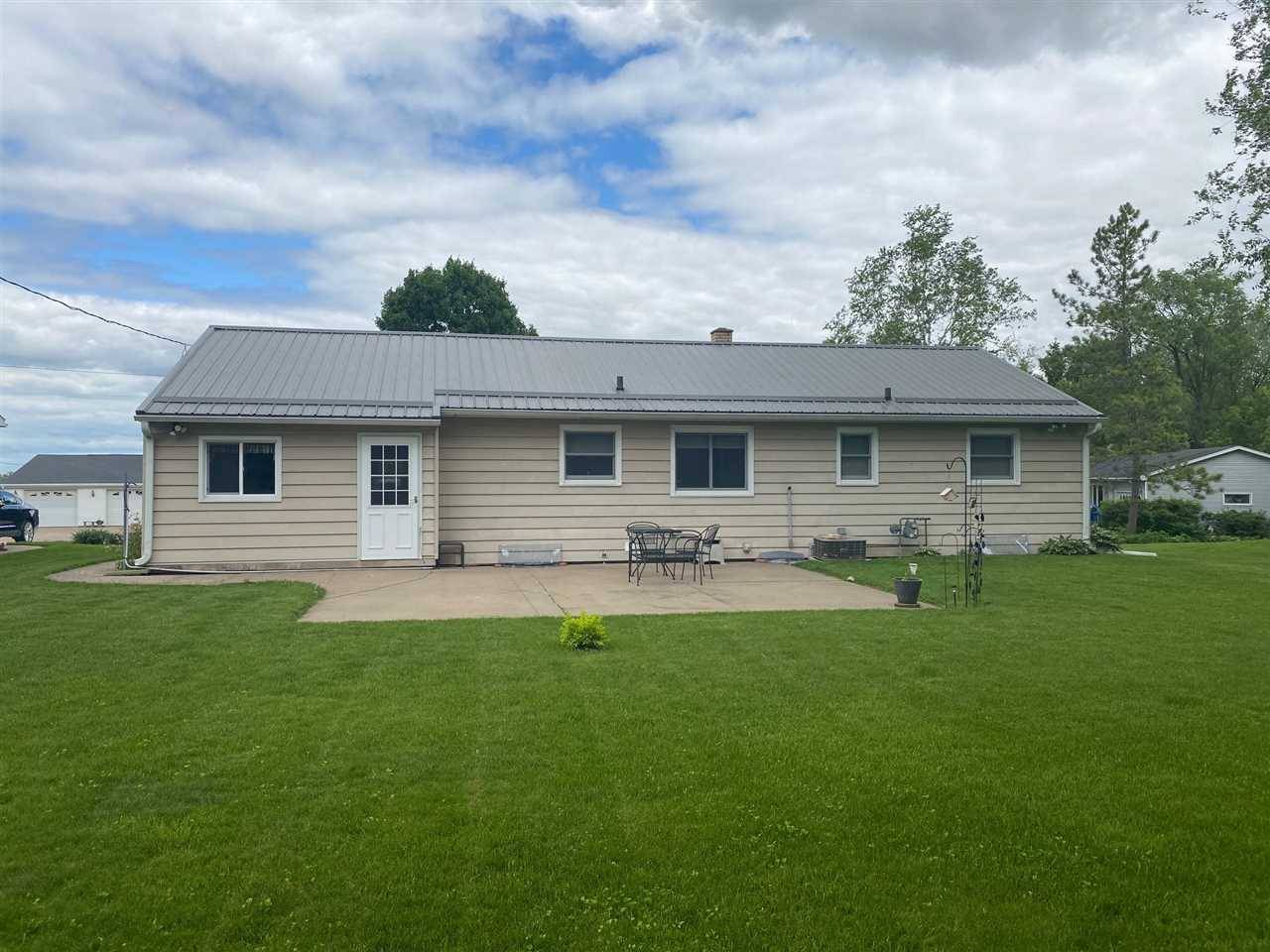 Lancaster, WI 53813,1106 Park Rd