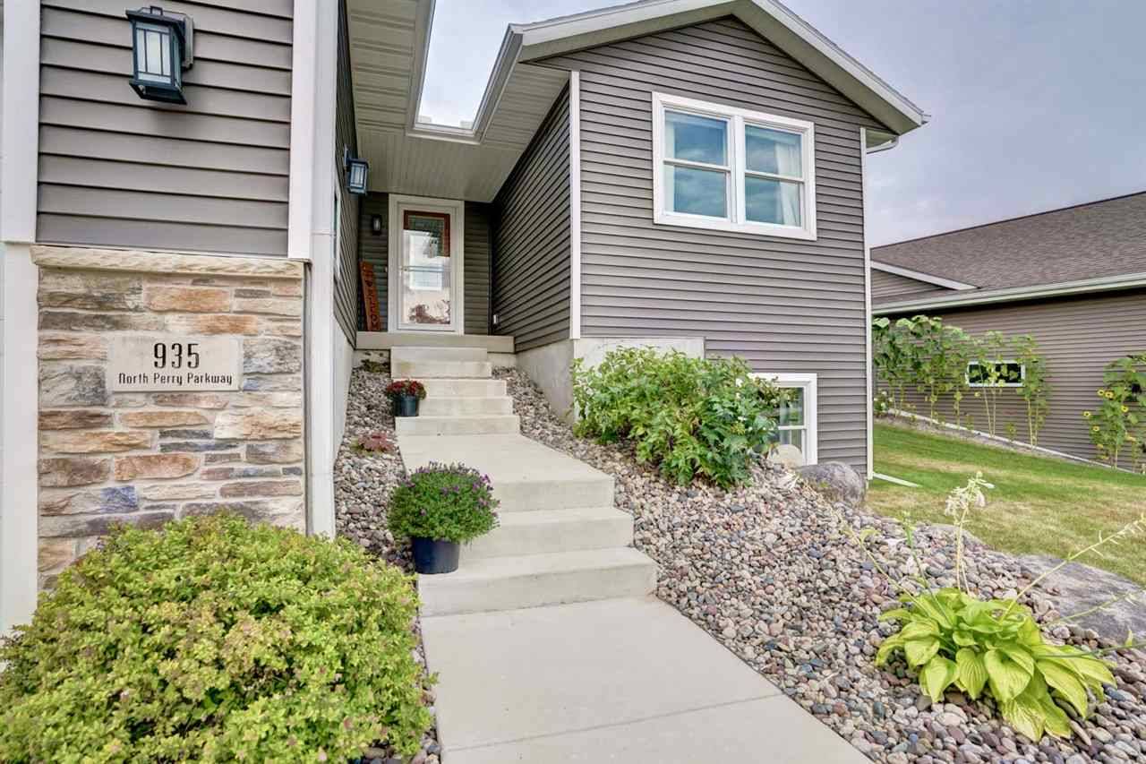 Oregon, WI 53575,935 N Perry Pky