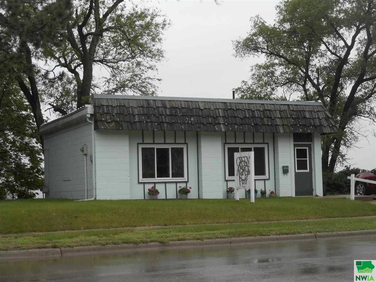Vermillion, SD 57069-0000,618 W Main