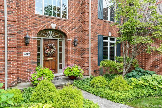 Grosse Pointe, MI 48230,437 LAKELAND ST