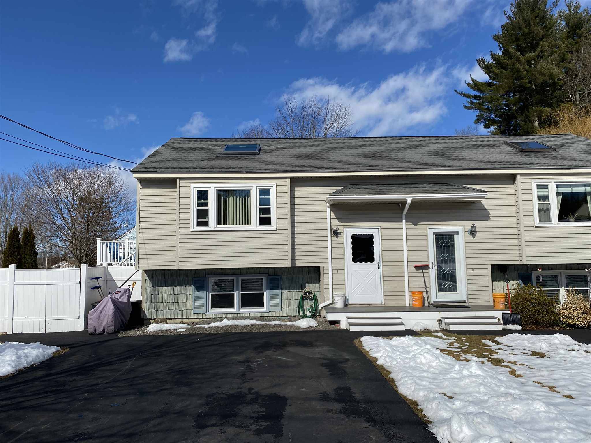 Derry, NH 03038,4L Lancelot DR #L