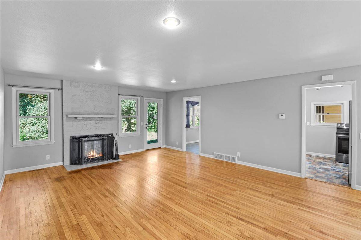 Madison, WI 53704,218 Knutson Dr