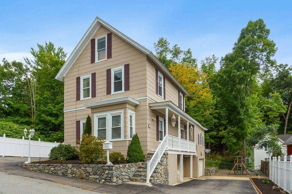 27 Norwood St, Fitchburg, MA 01420