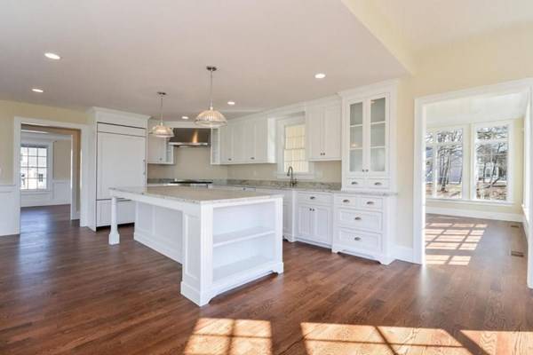 Brewster, MA 02631,34 Loon LN
