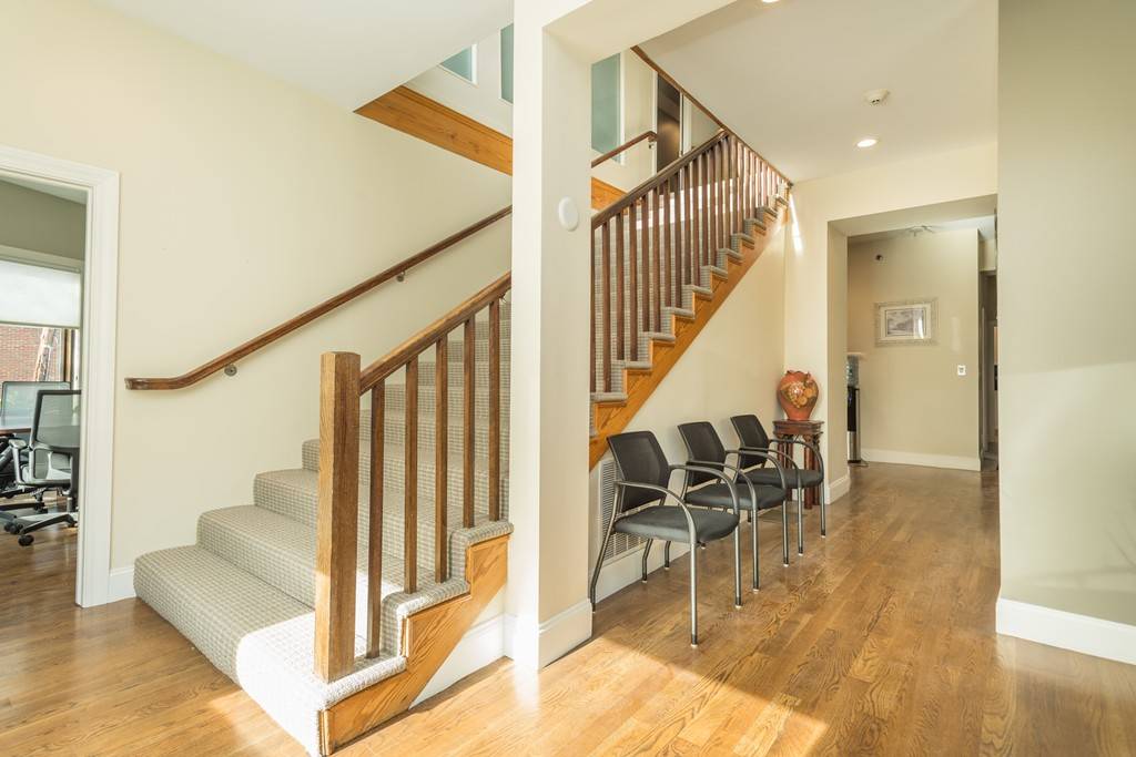 Newton, MA 02466,287 Auburn ST
