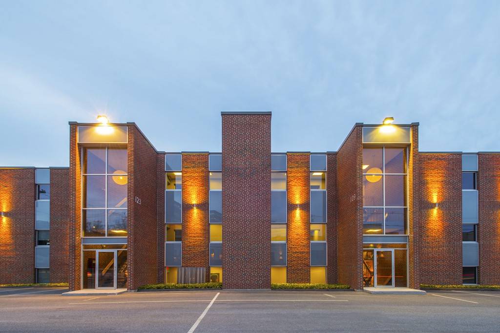 Needham, MA 02494,109-123 Highland Ave