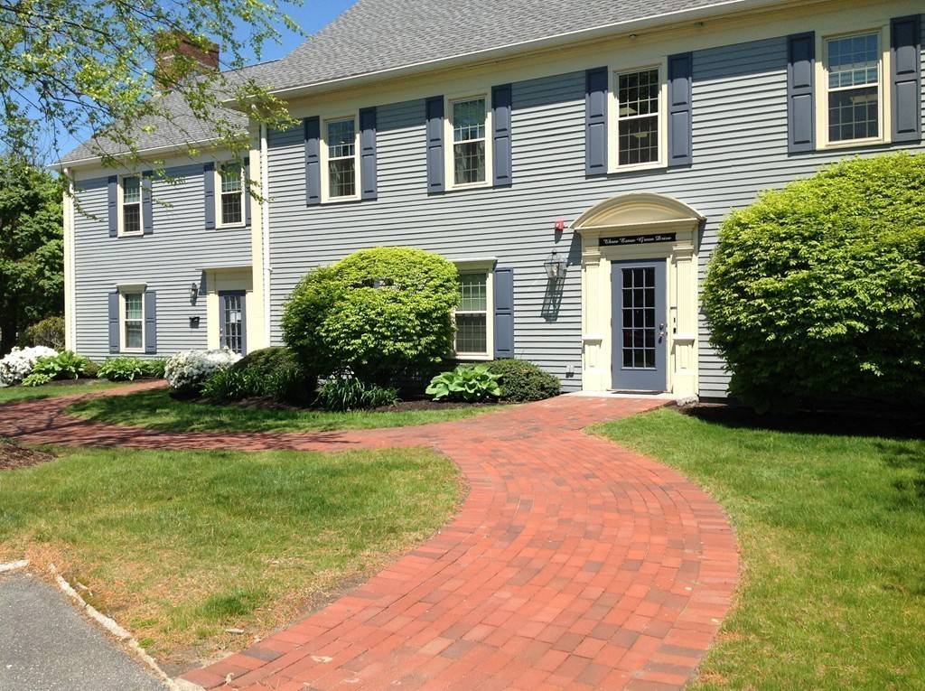 3 Essex Green DR, Peabody, MA 01960