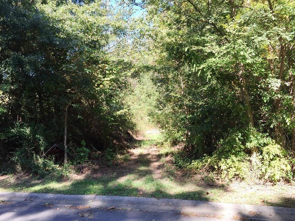 Calhoun, GA 30701,141 Woodedge DR NE