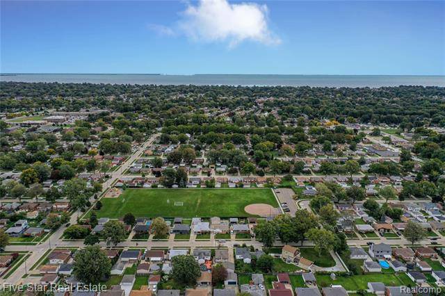 St. Clair Shores, MI 48081,28701 GRANT ST