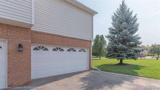 Howell, MI 48855,722 OLDE ENGLISH CIR