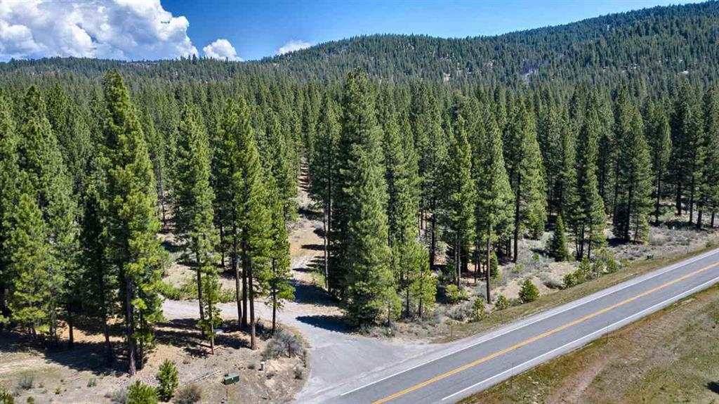 Clio, CA 96106,1702 Highway 89