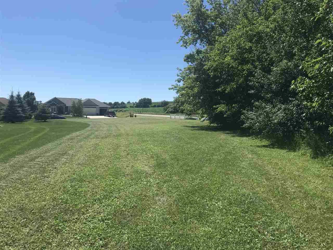 Sun Prairie, WI 53527,2288 Glen Oaks Cir