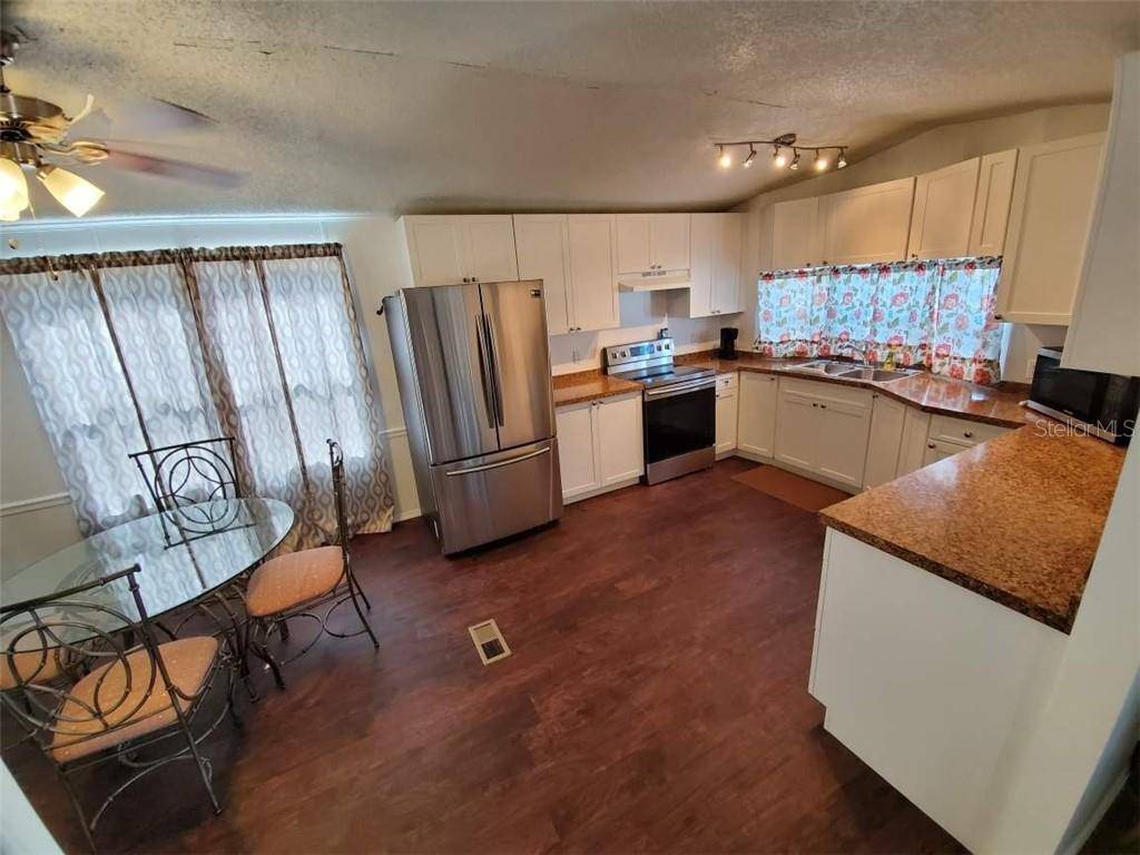 Sarasota, FL 34243,1674 UNIVERSITY PARKWAY #45