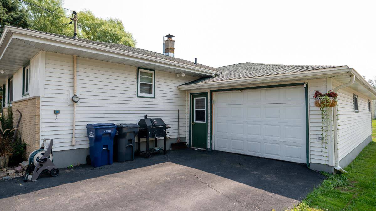 Cambria, WI 53923,104 Waupun St