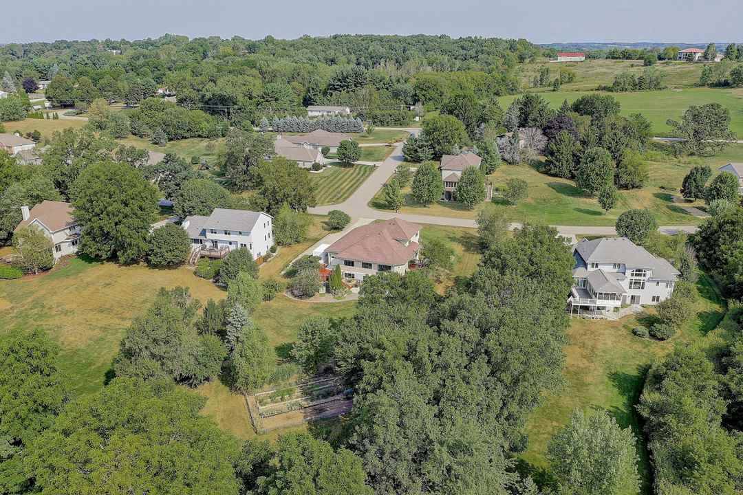 6191 Stony Hill Dr, Oregon, WI 53575