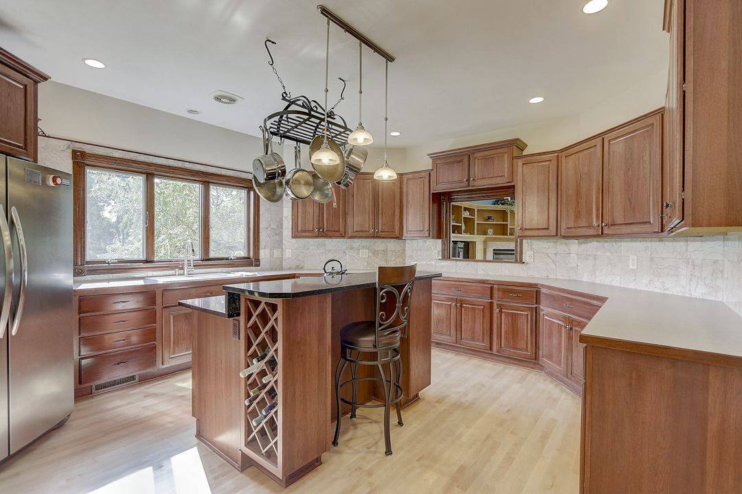 6191 Stony Hill Dr, Oregon, WI 53575