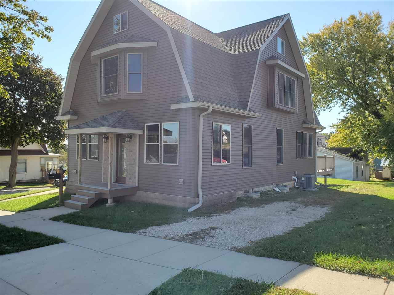 Lancaster, WI 53813,235 E Maple St