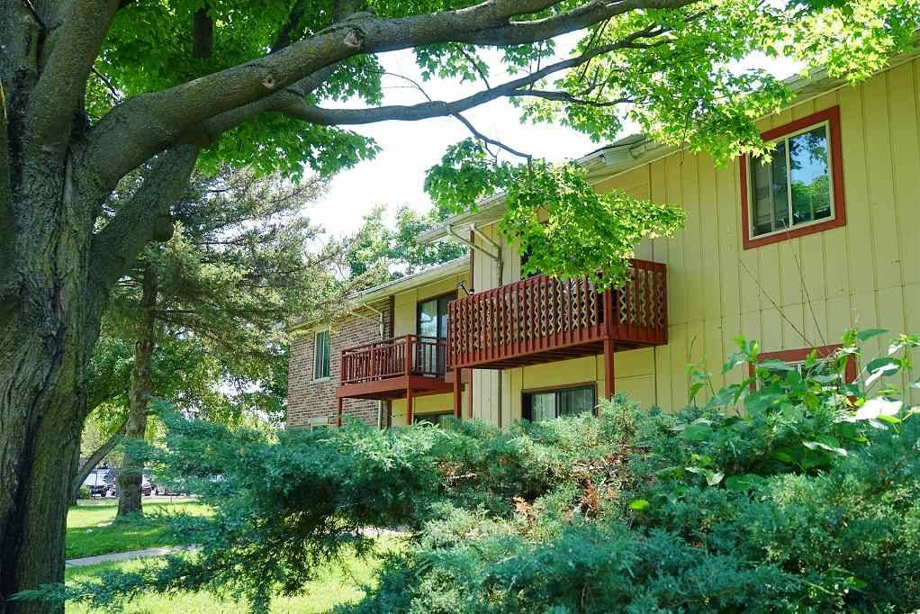 1901-1915 Greenway Cross, Fitchburg, WI 53713