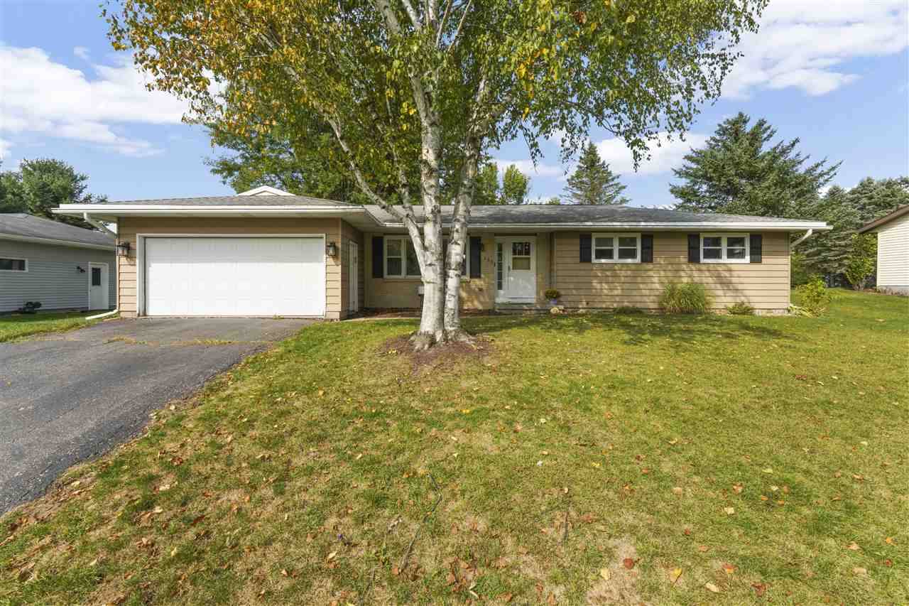 305 Lucille St, Verona, WI 53593