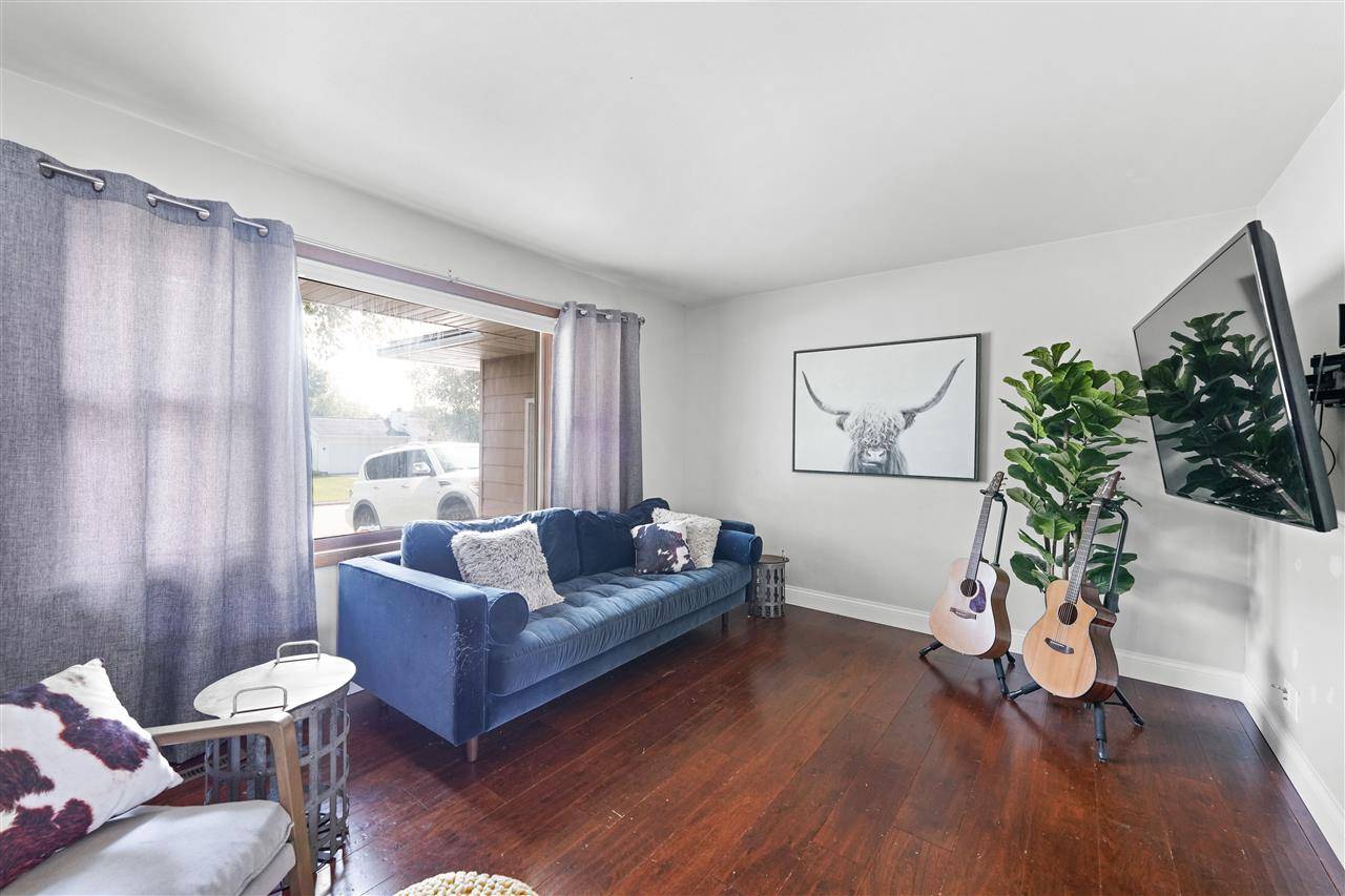 305 Lucille St, Verona, WI 53593