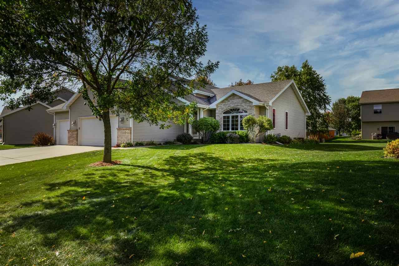 3246 Bookham Dr, Sun Prairie, WI 53590