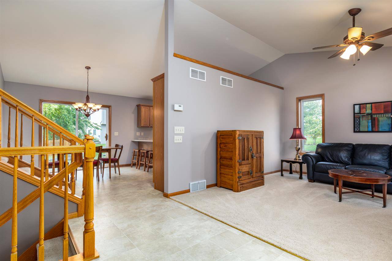 3246 Bookham Dr, Sun Prairie, WI 53590