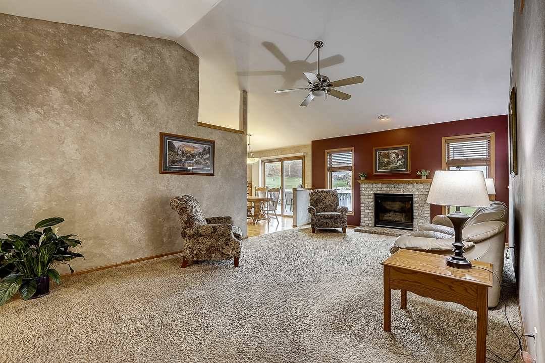 Oregon, WI 53575,695 Stonebriar Ln