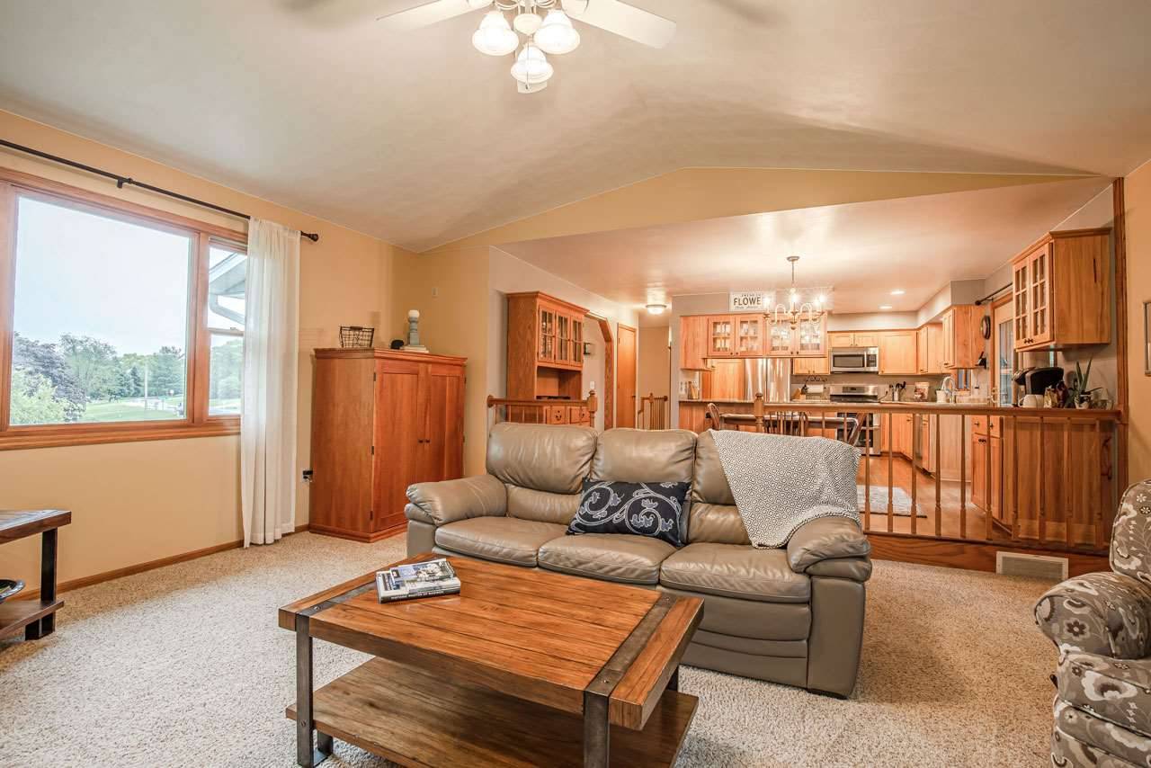 3669 SWOBODA RD, Verona, WI 53593