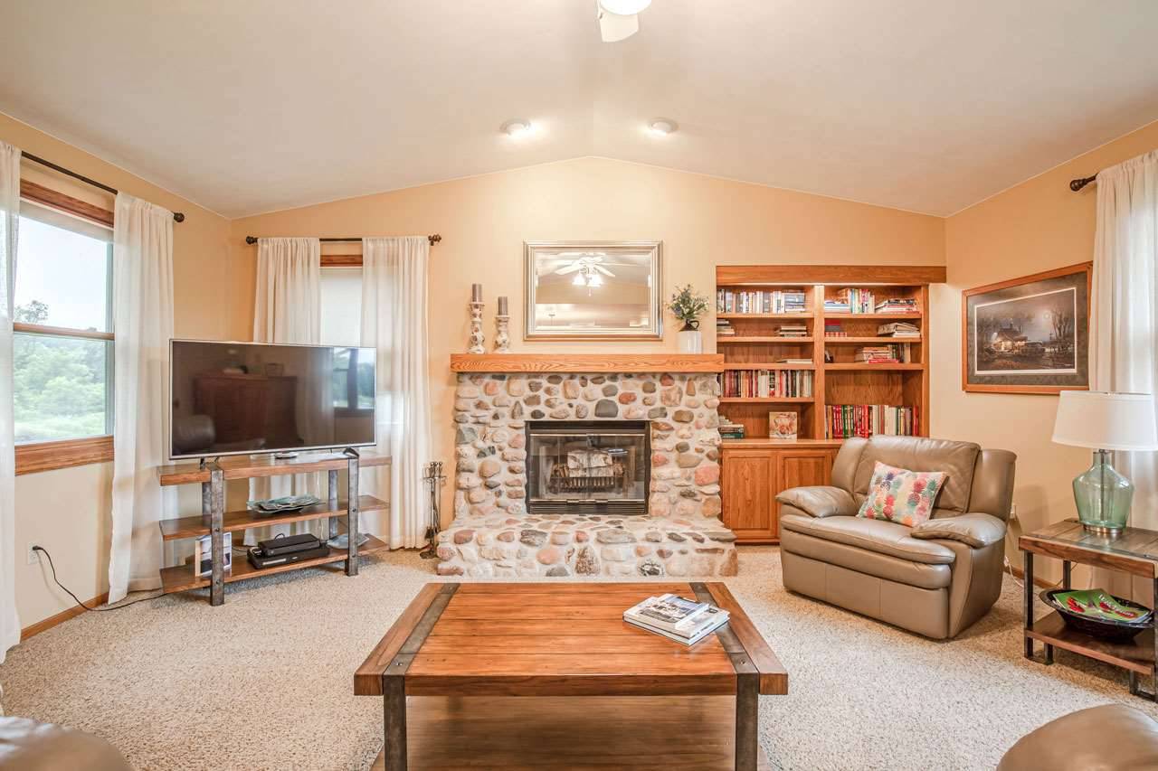 3669 SWOBODA RD, Verona, WI 53593