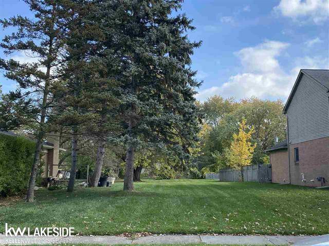 St. Clair Shores, MI 48082,29914 MAISON