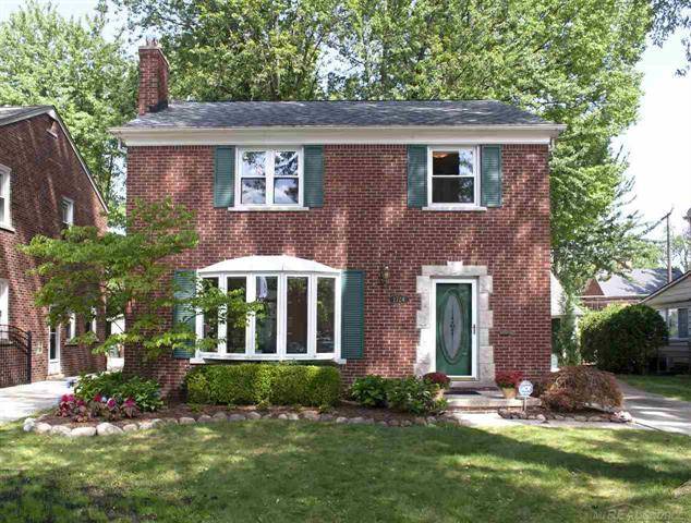 Grosse Pointe Woods, MI 48236,1724 PRESTWICK