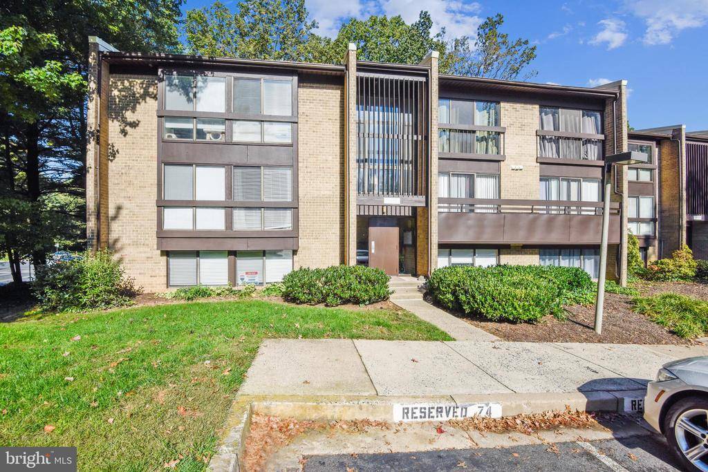 Reston, VA 20191,11557 ROLLING GREEN CT #A