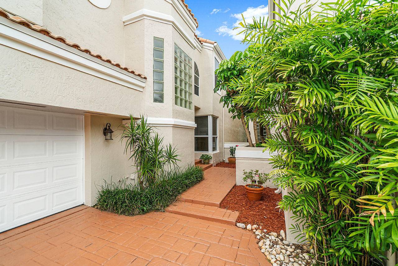 Boca Raton, FL 33487,17491 Tiffany Trace DR