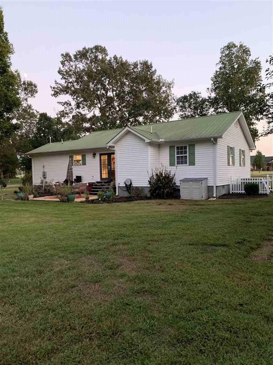 Savannah, TN 38372,295 ONE STOP DR