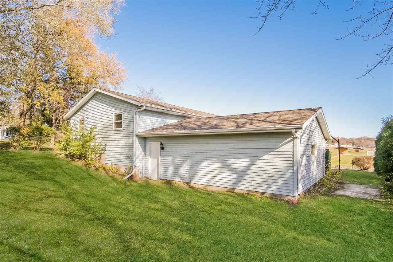 Baraboo, WI 53913,853 Willson St