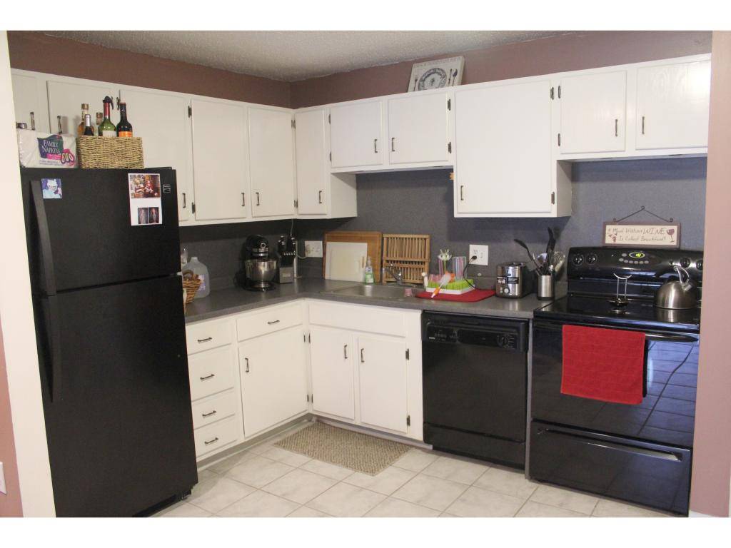Manchester, NH 03102,7 Northbrook DR #708