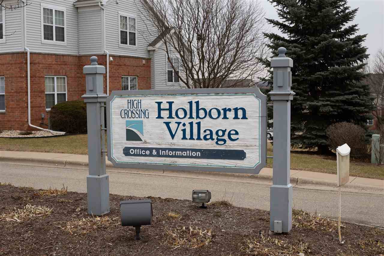 2831 Holborn Cir, Madison, WI 53718