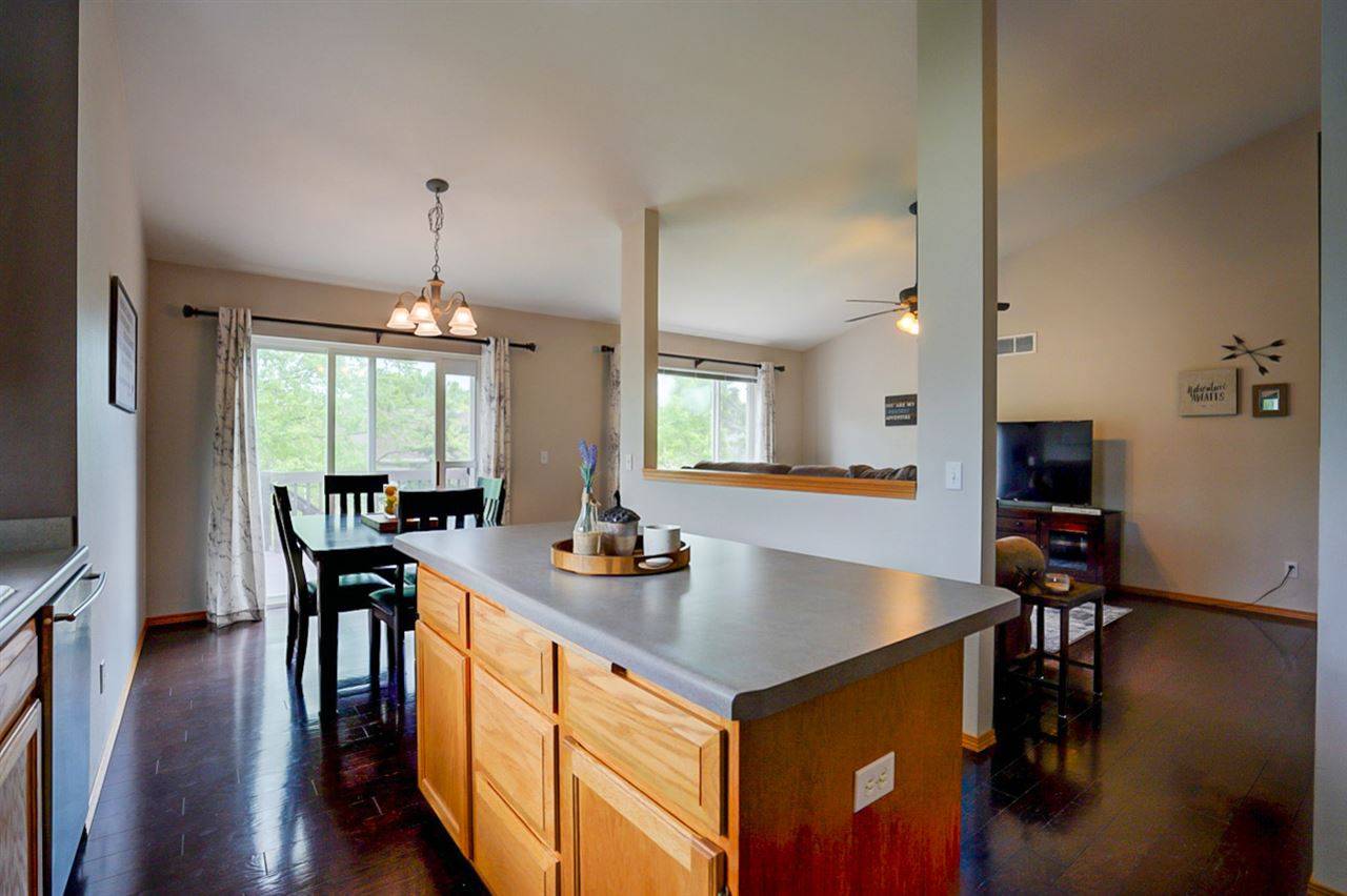 Madison, WI 53718,6917 Mill Bluff Dr