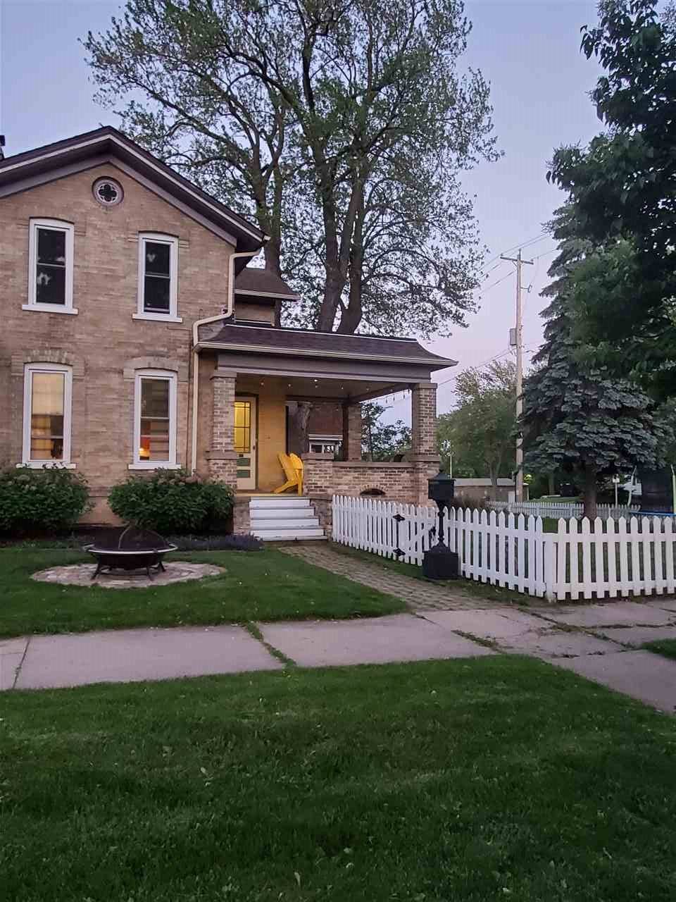 Watertown, WI 53094,419 S Washington St