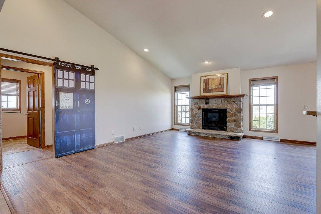 10 Bradbury Ct, Madison, WI 53719