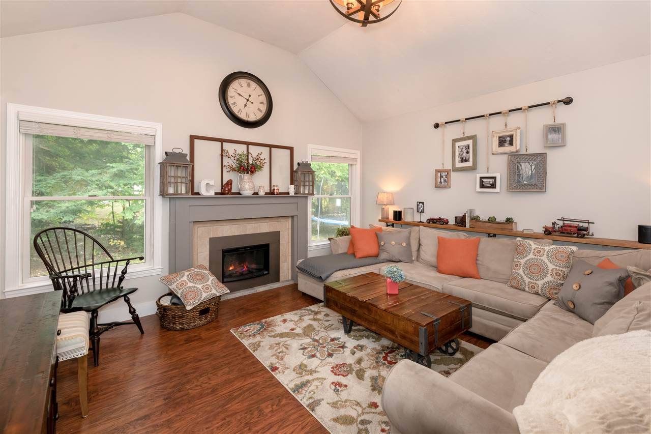Laconia, NH 03246,181 Hillcrest DR